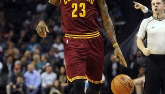  三球24+12黄蜂终结骑士连胜  