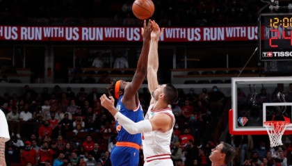  布伦森关键抢断锁定胜局，尼克斯险胜活塞保前八