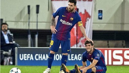  尼斯任意球大师当选月度最佳  