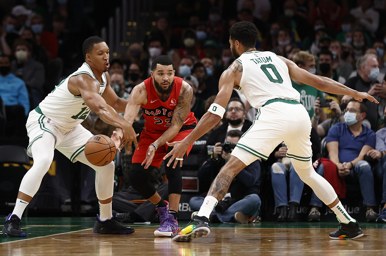  塔图姆35分绿军横扫猛龙  